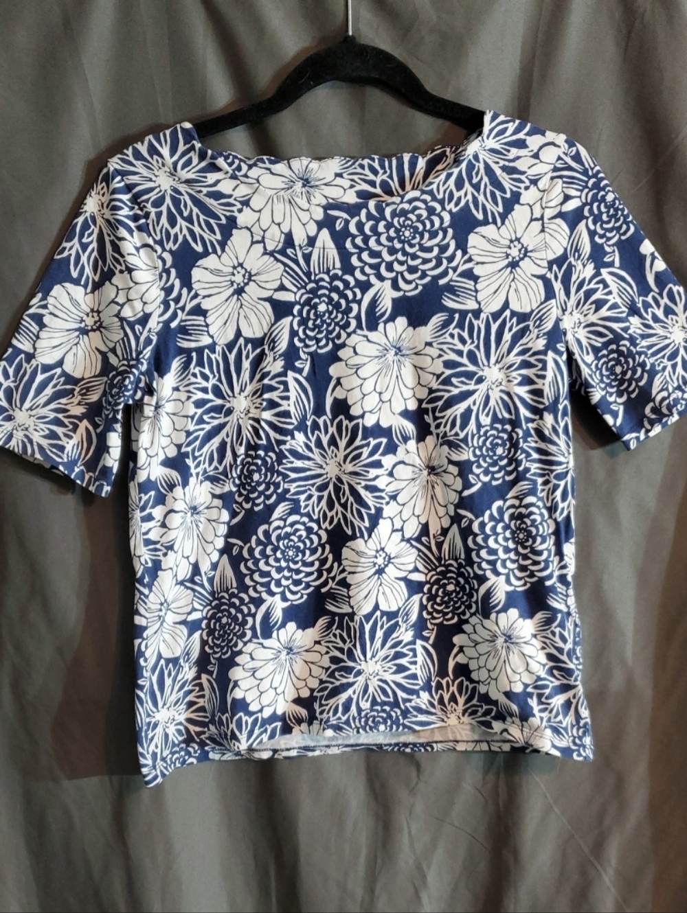 Talbots Med Petite Navy White Floral Short-Sleeve Popover Blouse Scallop Edges